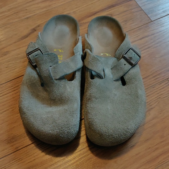 Birkenstock Shoes - Like new Birkenstock Boston clogs 37